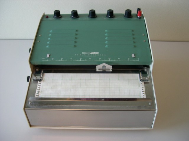  image of Front view of recoder. 