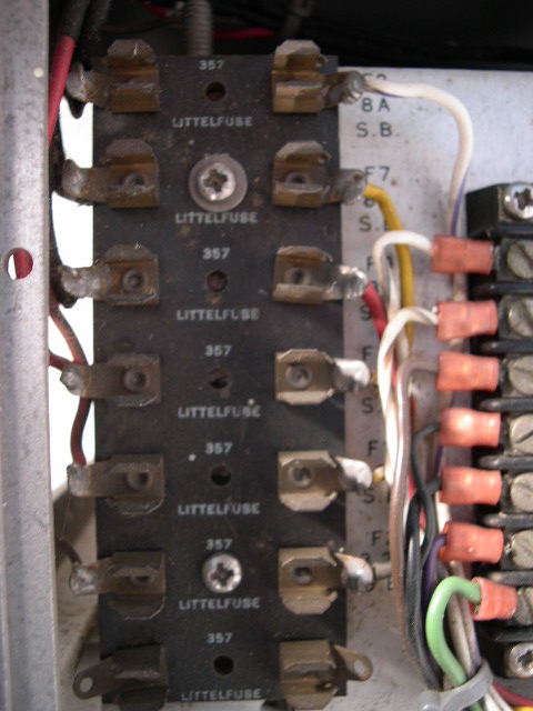  image of There's no fuses! 